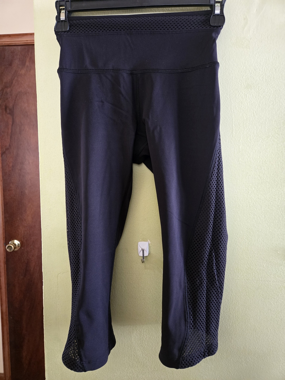 lululemon athletica Black Mesh-Panel Capri Leggings